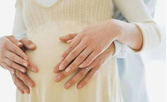 伊贝诗水嫩保湿系列：孕中期孕妇的护肤新选择！